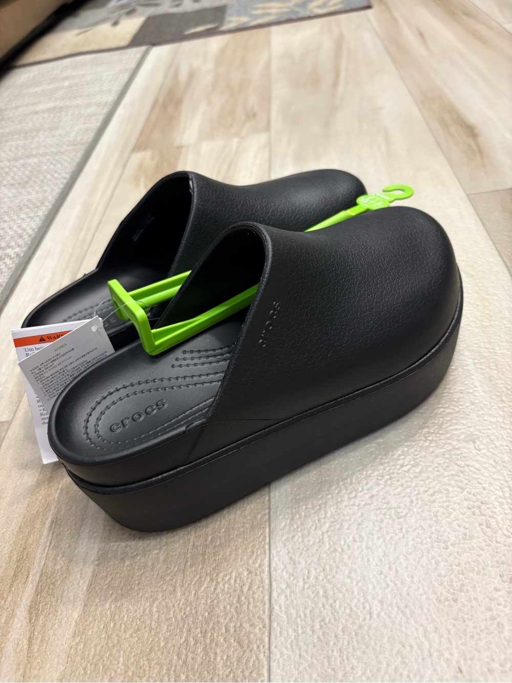 CROCS Dylan Platform Clog in Black Size 8